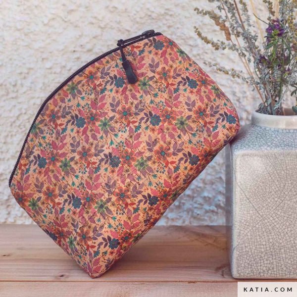 Material de plută pentru cusut - model Love Marguerite