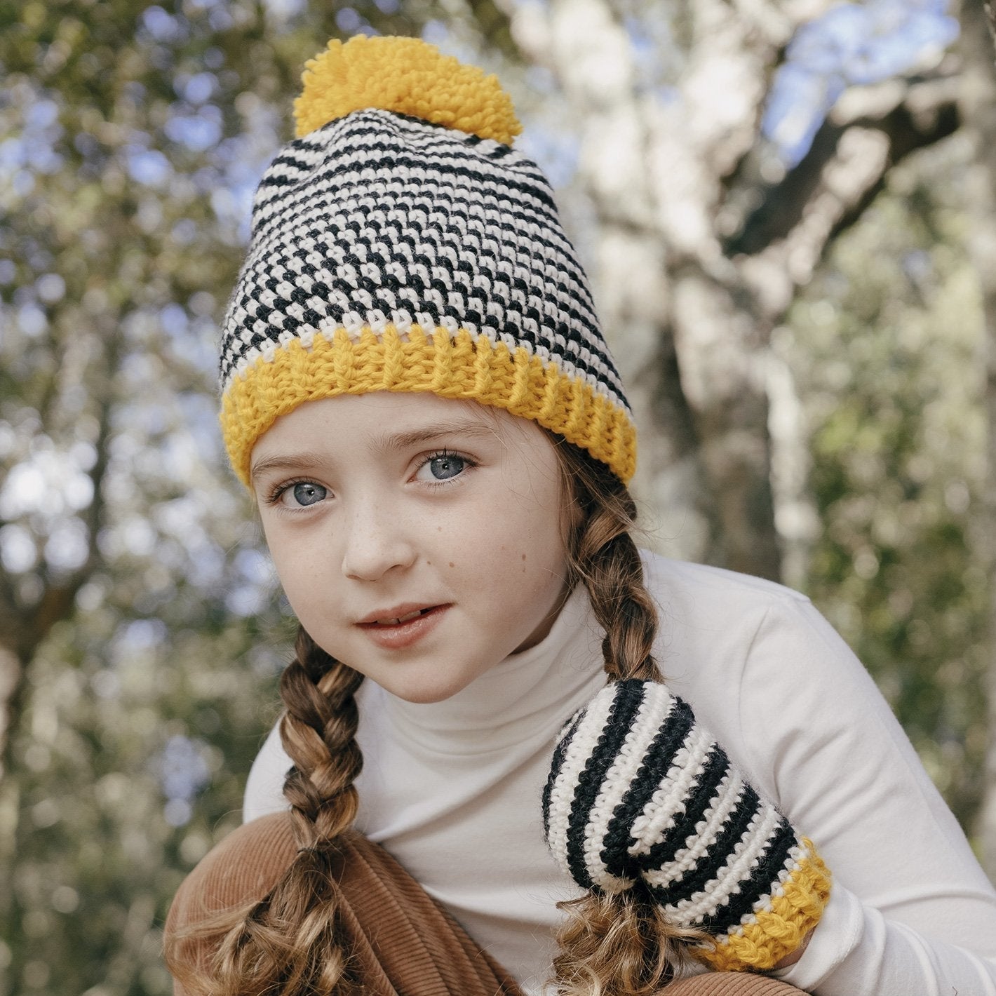 Set căciuliță și mănuși croșetate Merino Aran